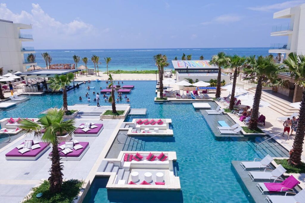 Breathelss Riviera Cancun - Romance Journeys Travel Group